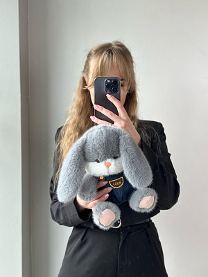Кролик в кофте серый 25 см