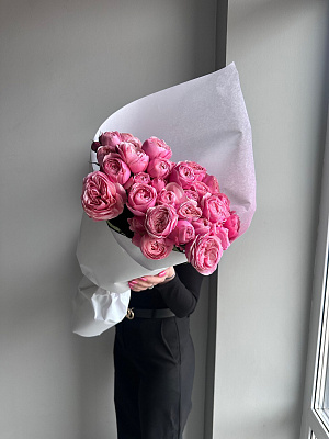 Охапка кустовой пионовидной розы Silva Pink 50 см